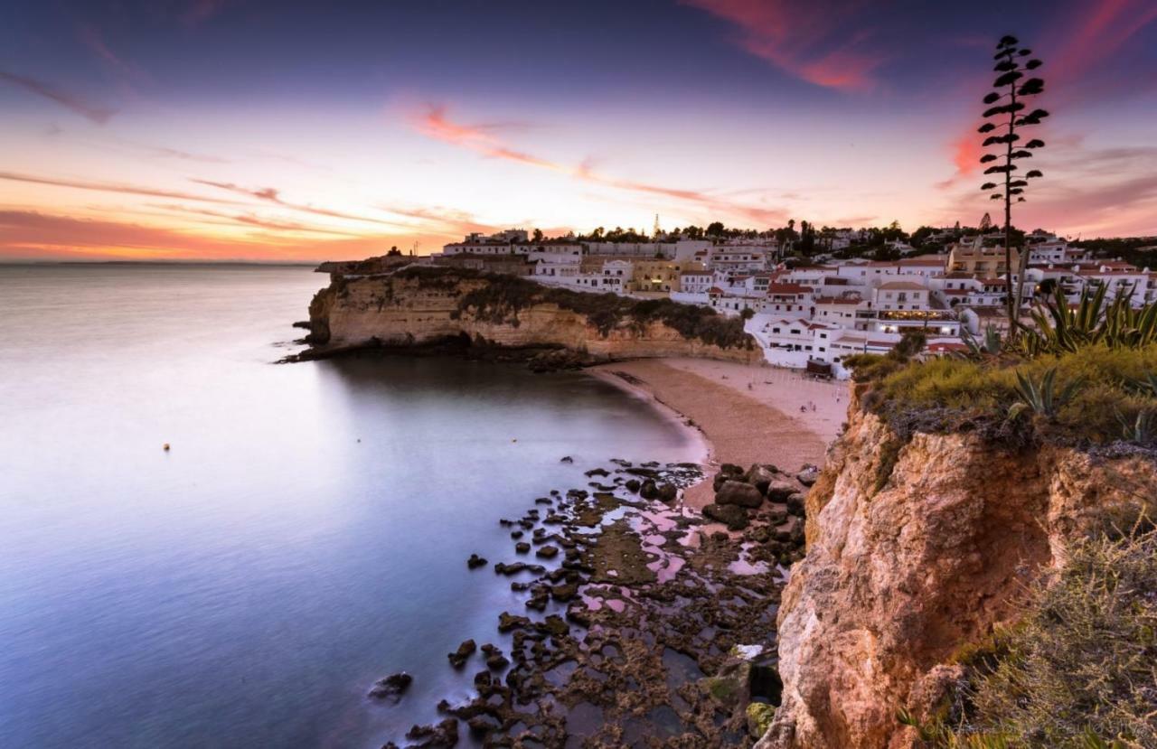 Os Reais - Apt In Front Of The Beach In Centeanes Carvoeiro  Exterior photo